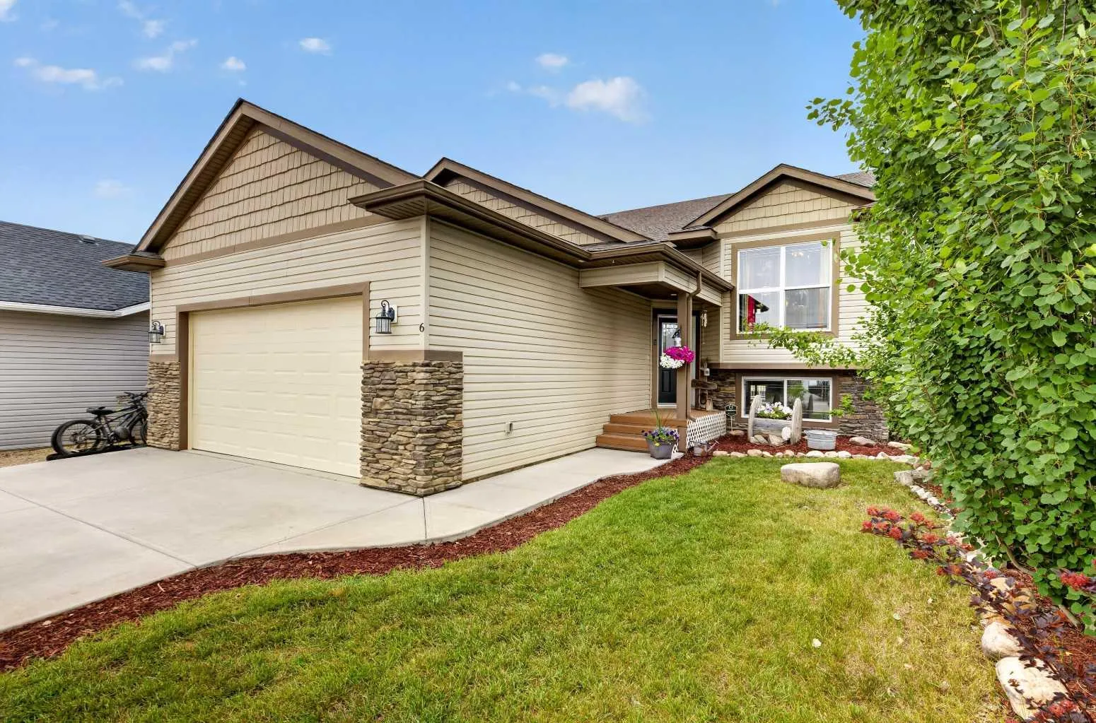 6 Valarosa Cove, Didsbury