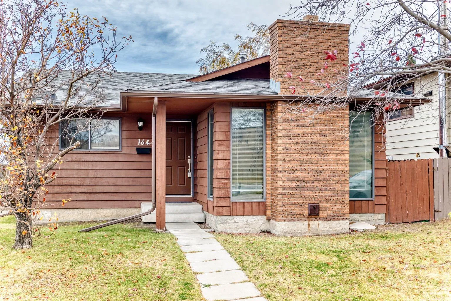 164 Beaconsfield Nw Way, Calgary
