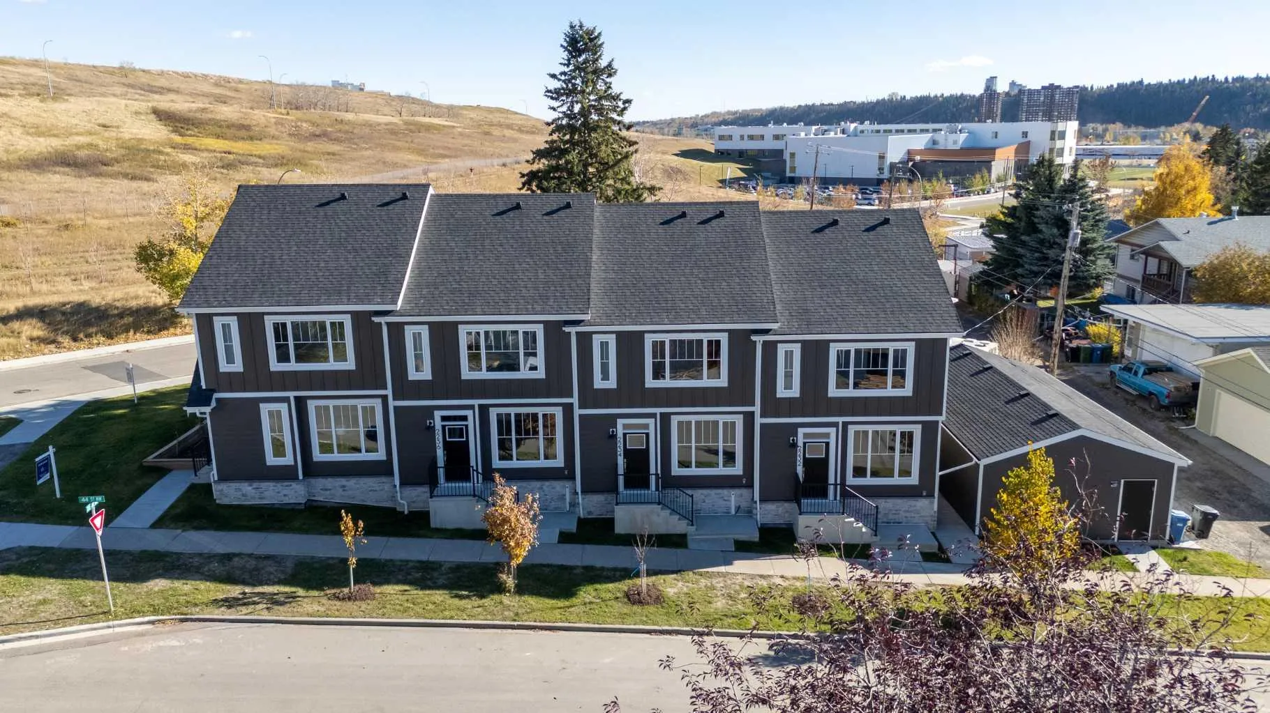 2232 44 Nw Street, Calgary