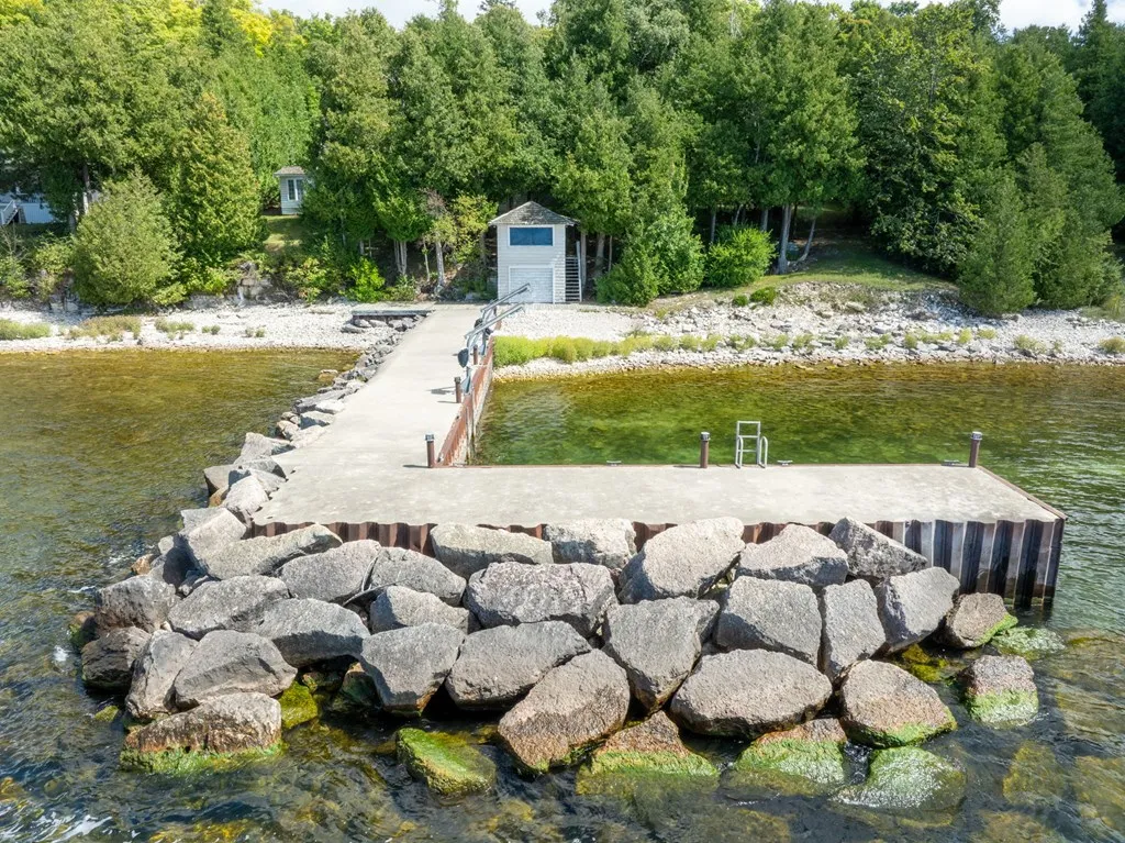 11149 Beach Rd, Sister Bay, Wisconsin 54234, 4 Bedrooms Bedrooms, ,2 BathroomsBathrooms,Waterfront-Residential,For Sale,Beach Rd,144488