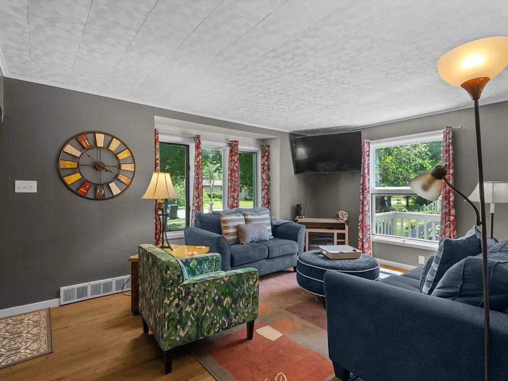 817 S 15th Ave, Sturgeon Bay, Wisconsin 54235, 4 Bedrooms Bedrooms, ,2 BathroomsBathrooms,Inland-Residential,For Sale,S 15th Ave,144287