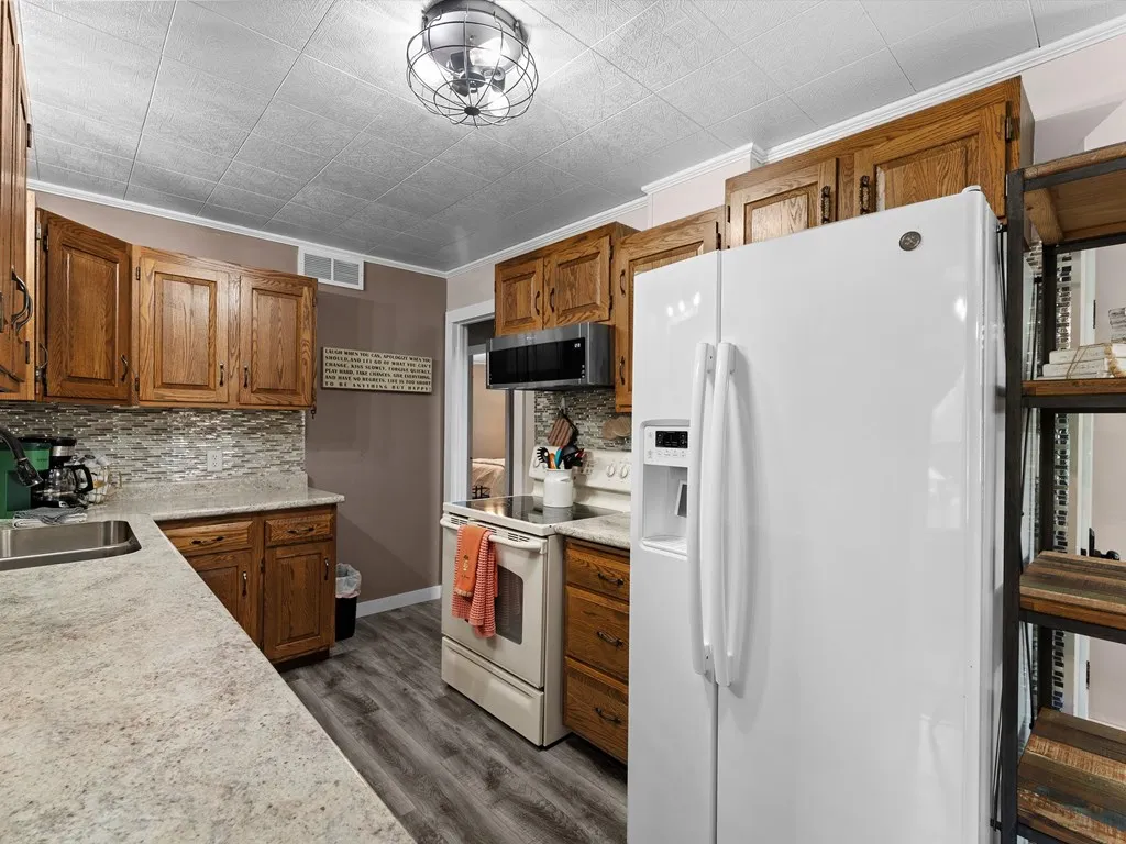 817 S 15th Ave, Sturgeon Bay, Wisconsin 54235, 4 Bedrooms Bedrooms, ,2 BathroomsBathrooms,Inland-Residential,For Sale,S 15th Ave,144287