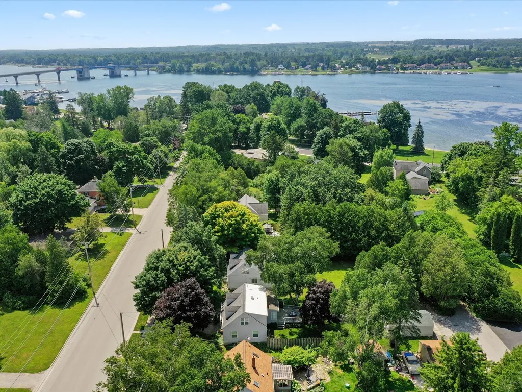 817 S 15th Ave, Sturgeon Bay, Wisconsin 54235, 4 Bedrooms Bedrooms, ,2 BathroomsBathrooms,Inland-Residential,For Sale,S 15th Ave,144287
