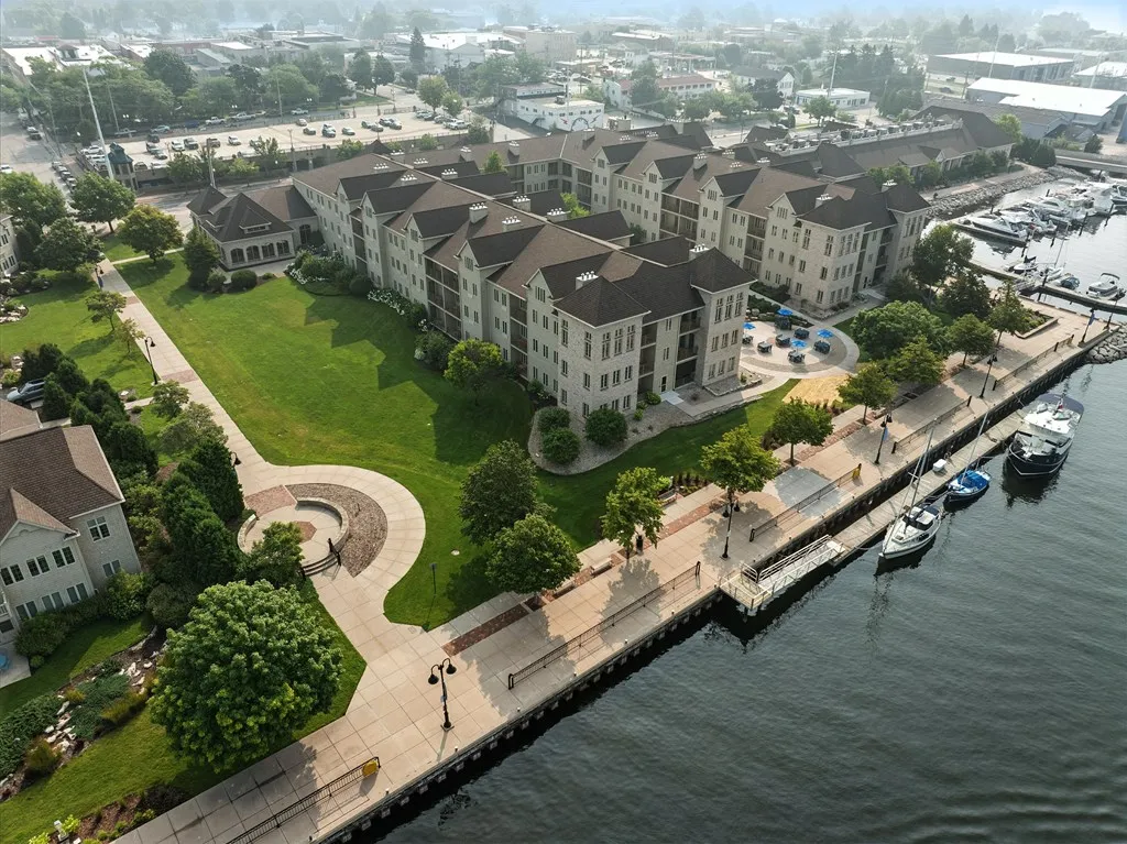 107 N 1st Ave, Sturgeon Bay, Wisconsin 54235, 2 Bedrooms Bedrooms, ,2 BathroomsBathrooms,Condominium,For Sale,N 1st Ave,144425