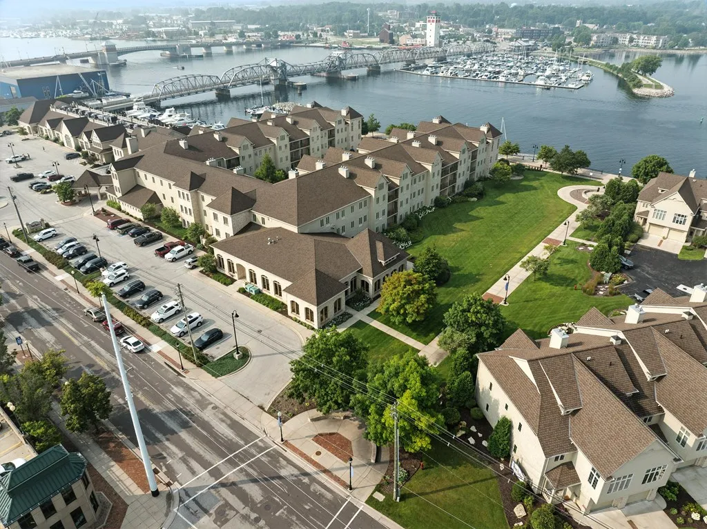 107 N 1st Ave, Sturgeon Bay, Wisconsin 54235, 2 Bedrooms Bedrooms, ,2 BathroomsBathrooms,Condominium,For Sale,N 1st Ave,144425