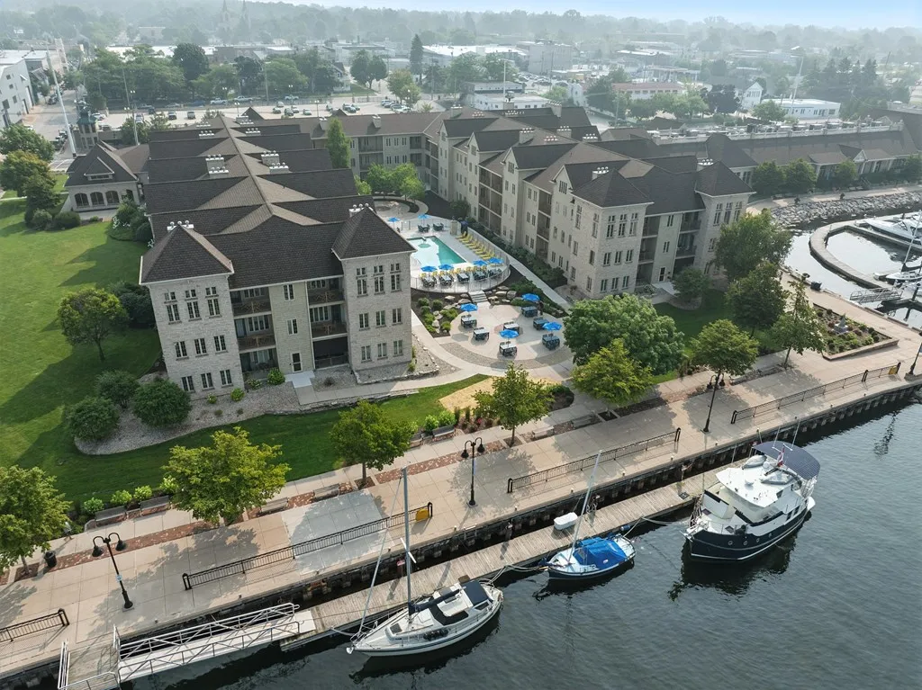 107 N 1st Ave, Sturgeon Bay, Wisconsin 54235, 2 Bedrooms Bedrooms, ,2 BathroomsBathrooms,Condominium,For Sale,N 1st Ave,144425