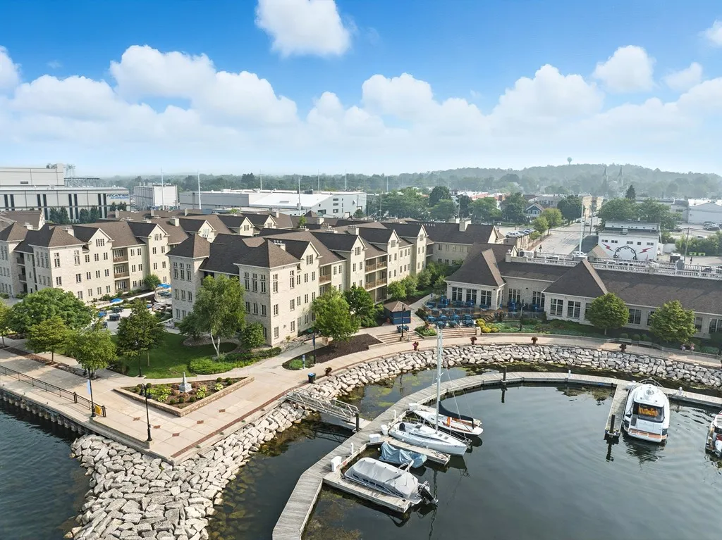 107 N 1st Ave, Sturgeon Bay, Wisconsin 54235, 2 Bedrooms Bedrooms, ,2 BathroomsBathrooms,Condominium,For Sale,N 1st Ave,144425