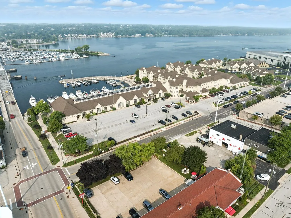 107 N 1st Ave, Sturgeon Bay, Wisconsin 54235, 2 Bedrooms Bedrooms, ,2 BathroomsBathrooms,Condominium,For Sale,N 1st Ave,144425