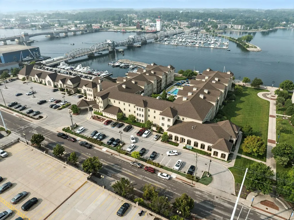 107 N 1st Ave, Sturgeon Bay, Wisconsin 54235, 2 Bedrooms Bedrooms, ,2 BathroomsBathrooms,Condominium,For Sale,N 1st Ave,144425