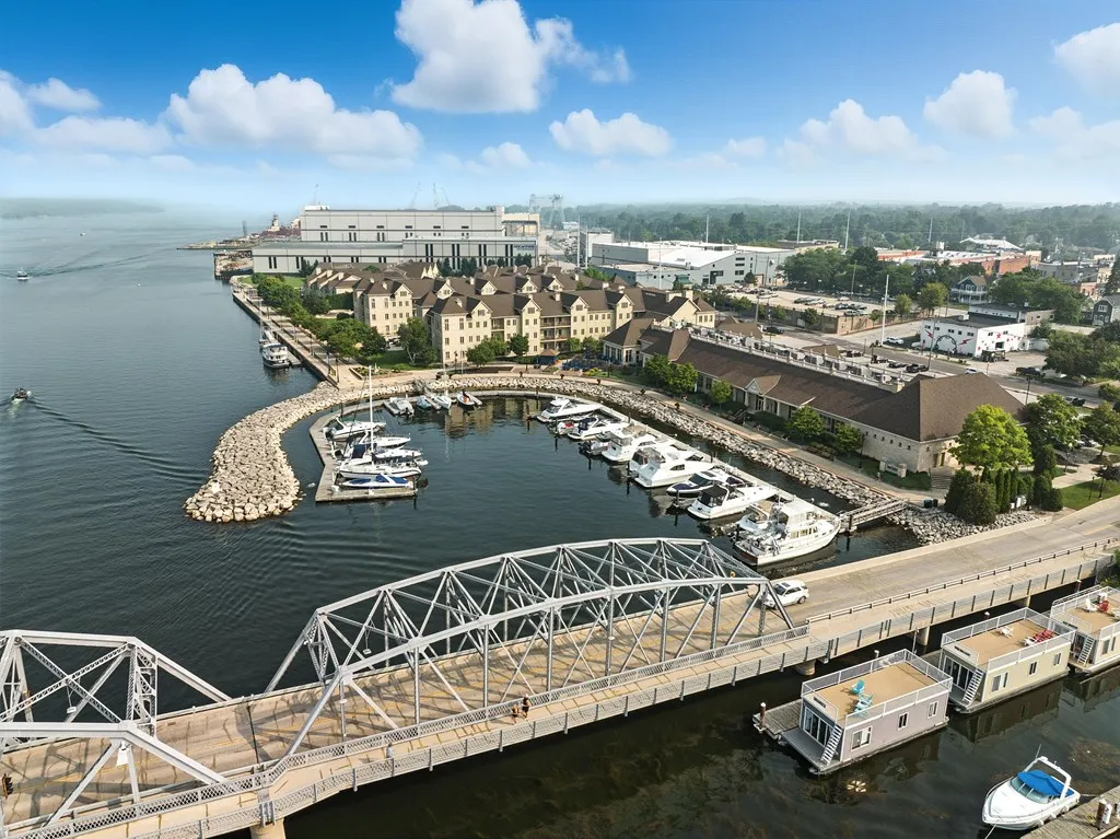 107 N 1st Ave, Sturgeon Bay, Wisconsin 54235, 2 Bedrooms Bedrooms, ,2 BathroomsBathrooms,Condominium,For Sale,N 1st Ave,144425