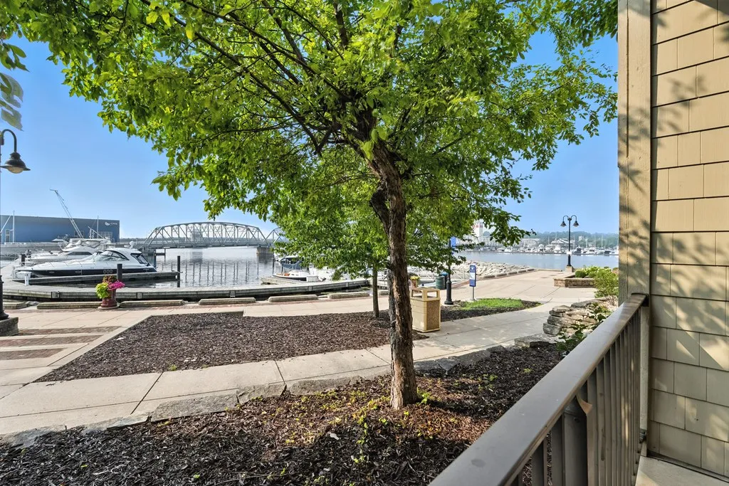 107 N 1st Ave, Sturgeon Bay, Wisconsin 54235, 2 Bedrooms Bedrooms, ,2 BathroomsBathrooms,Condominium,For Sale,N 1st Ave,144425