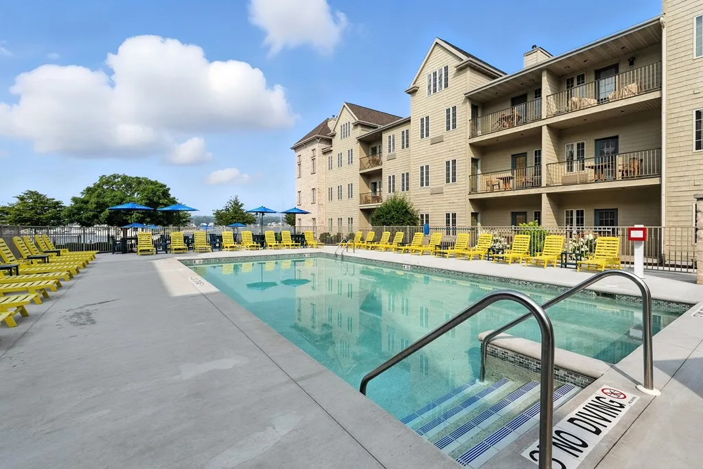 107 N 1st Ave, Sturgeon Bay, Wisconsin 54235, 2 Bedrooms Bedrooms, ,2 BathroomsBathrooms,Condominium,For Sale,N 1st Ave,144425