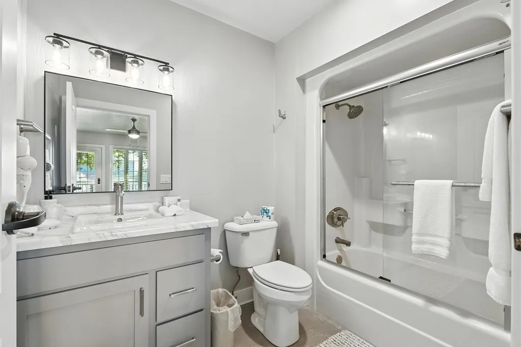 107 N 1st Ave, Sturgeon Bay, Wisconsin 54235, 2 Bedrooms Bedrooms, ,2 BathroomsBathrooms,Condominium,For Sale,N 1st Ave,144425