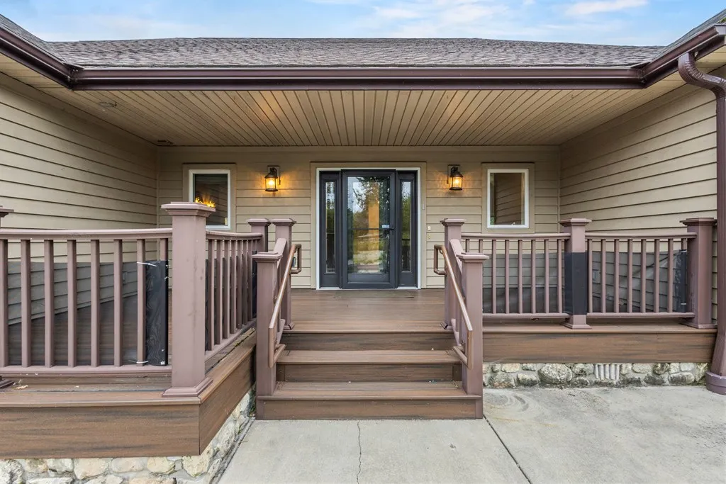 658 Forest Dr, Forestville, Wisconsin 54213, 3 Bedrooms Bedrooms, ,3 BathroomsBathrooms,Waterfront-Residential,For Sale,Forest Dr,144558