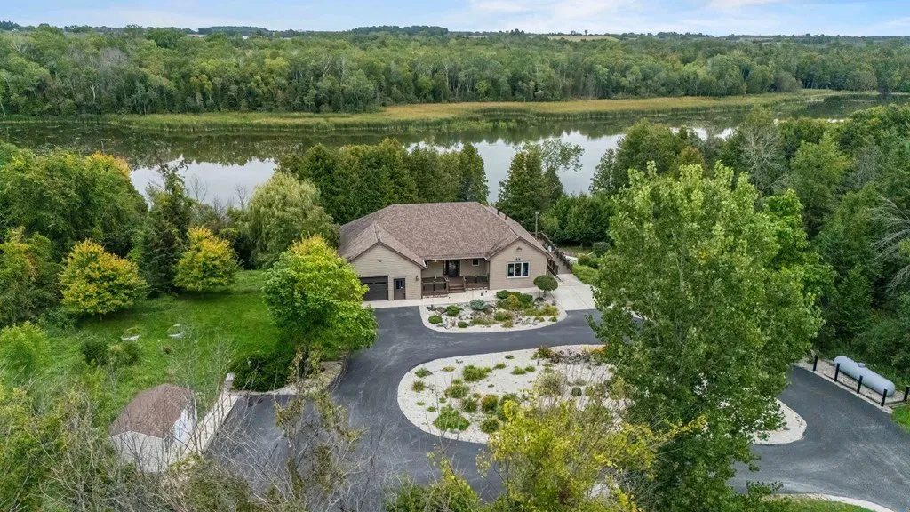 658 Forest Dr, Forestville, Wisconsin 54213, 3 Bedrooms Bedrooms, ,3 BathroomsBathrooms,Waterfront-Residential,For Sale,Forest Dr,144558