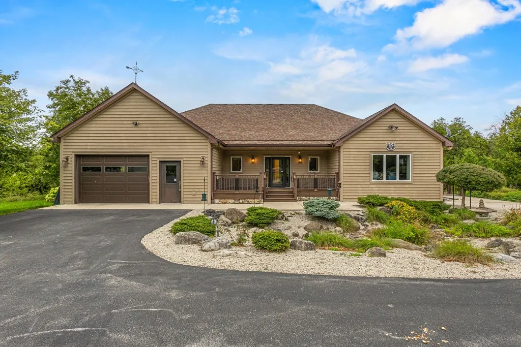 658 Forest Dr, Forestville, Wisconsin 54213, 3 Bedrooms Bedrooms, ,3 BathroomsBathrooms,Waterfront-Residential,For Sale,Forest Dr,144558