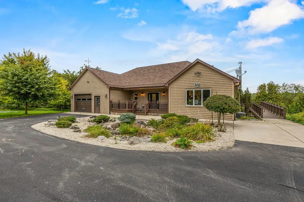 658 Forest Dr, Forestville, Wisconsin 54213, 3 Bedrooms Bedrooms, ,3 BathroomsBathrooms,Waterfront-Residential,For Sale,Forest Dr,144558