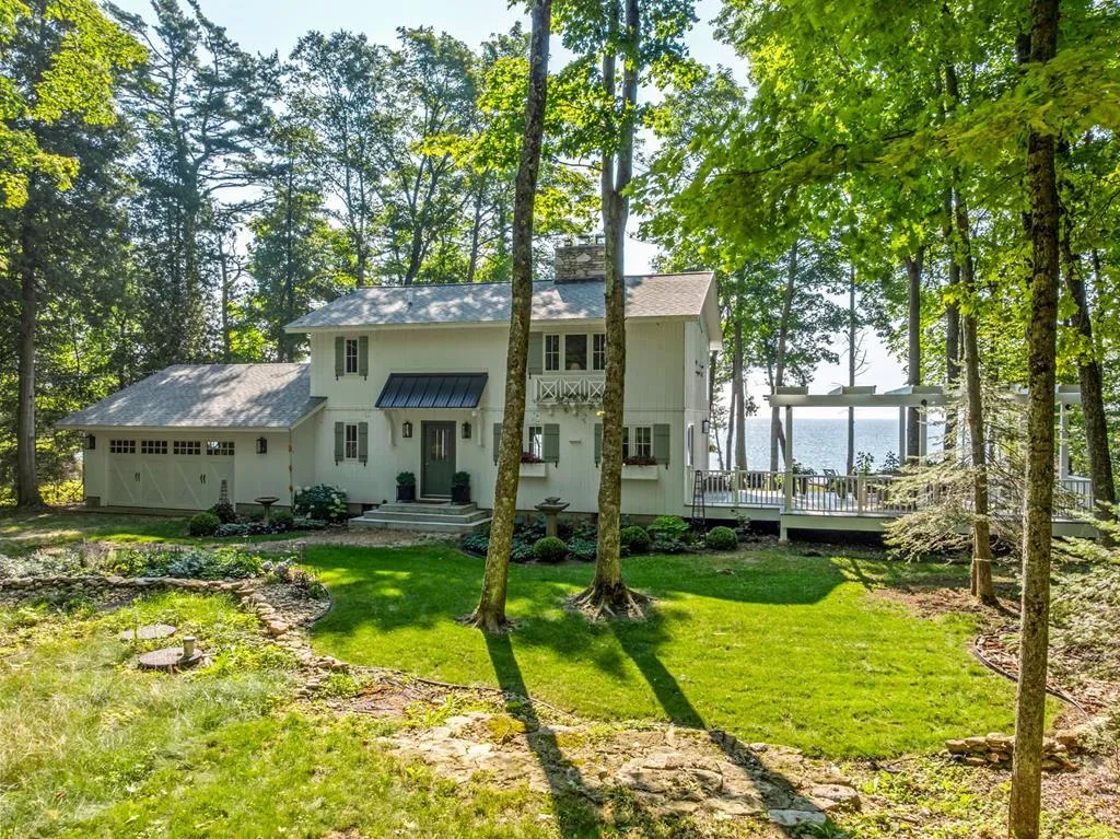 12430 Northern Door Rd, Ellison Bay, Wisconsin 54210, 3 Bedrooms Bedrooms, ,2 BathroomsBathrooms,Waterfront-Residential,For Sale,Northern Door Rd,144406