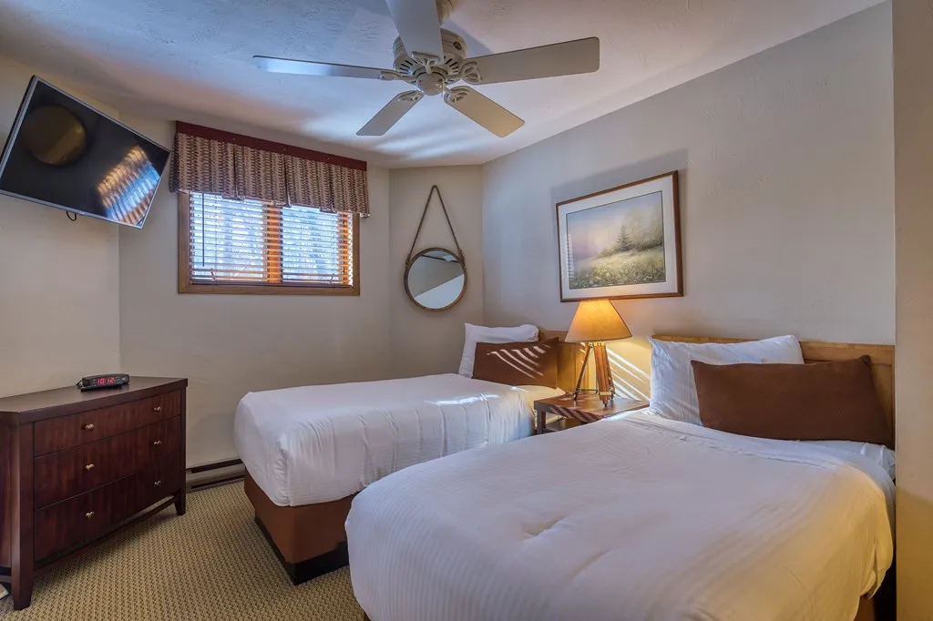 4955 Landmark Cir # 4204, Town Of Egg Harbor Wi 54209, 2 Bedrooms Bedrooms, ,2 BathroomsBathrooms,Condominium,For Sale,Landmark Cir,143586