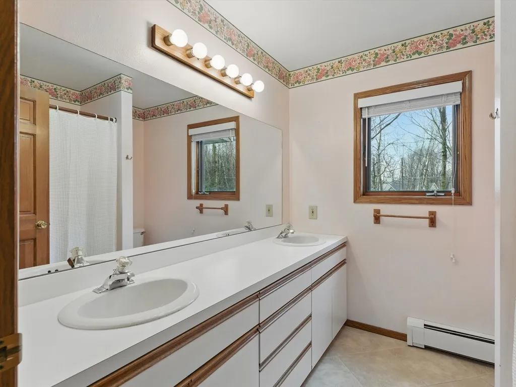 6139 N Shoreside Cir, Sturgeon Bay Wi 54235, 4 Bedrooms Bedrooms, ,2 BathroomsBathrooms,Inland-Residential,For Sale,Shoreside Cir,143851