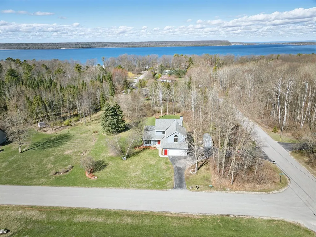 6139 N Shoreside Cir, Sturgeon Bay Wi 54235, 4 Bedrooms Bedrooms, ,2 BathroomsBathrooms,Inland-Residential,For Sale,Shoreside Cir,143851