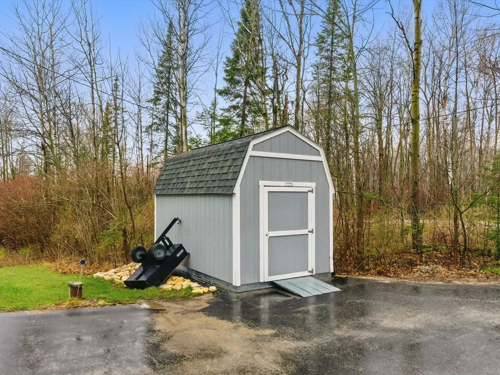 6139 N Shoreside Cir, Sturgeon Bay Wi 54235, 4 Bedrooms Bedrooms, ,2 BathroomsBathrooms,Inland-Residential,For Sale,Shoreside Cir,143851