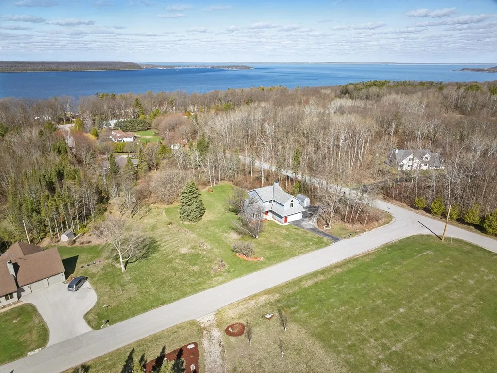 6139 N Shoreside Cir, Sturgeon Bay Wi 54235, 4 Bedrooms Bedrooms, ,2 BathroomsBathrooms,Inland-Residential,For Sale,Shoreside Cir,143851