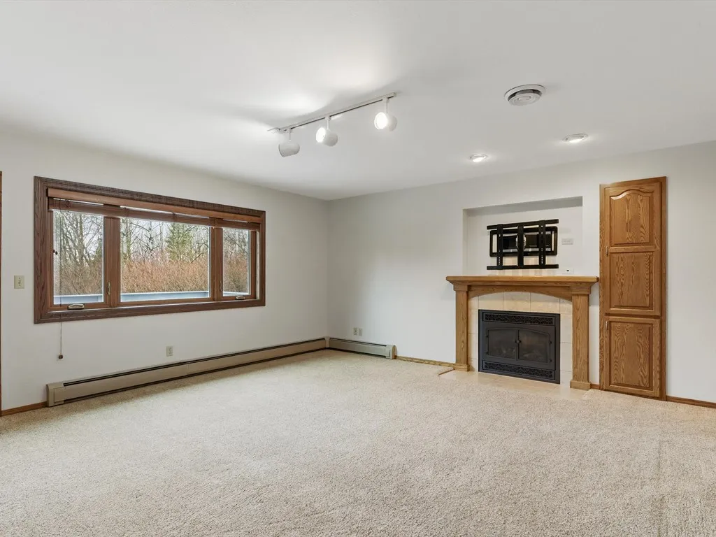 6139 N Shoreside Cir, Sturgeon Bay Wi 54235, 4 Bedrooms Bedrooms, ,2 BathroomsBathrooms,Inland-Residential,For Sale,Shoreside Cir,143851