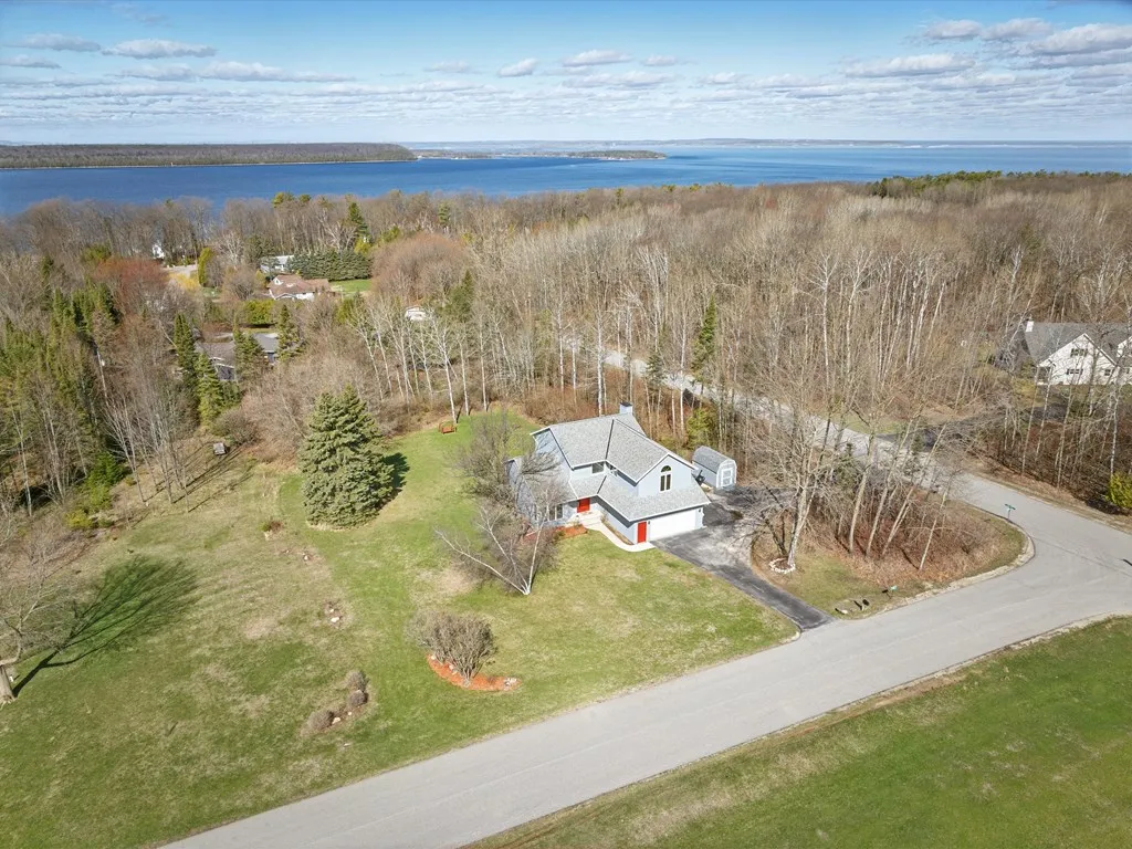 6139 N Shoreside Cir, Sturgeon Bay Wi 54235, 4 Bedrooms Bedrooms, ,2 BathroomsBathrooms,Inland-Residential,For Sale,Shoreside Cir,143851