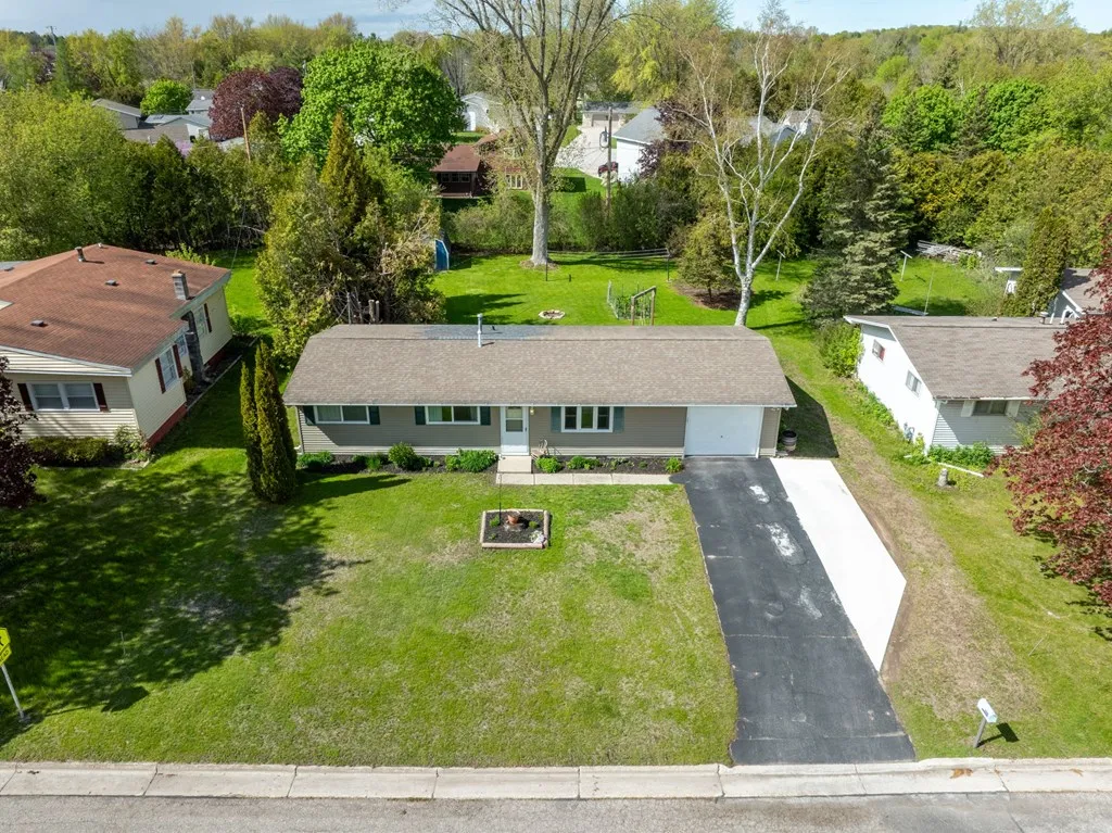 1548 Rhode Island St, Sturgeon Bay, Wisconsin 54235, 3 Bedrooms Bedrooms, ,1 BathroomBathrooms,Inland-Residential,For Sale,Rhode Island St,144004