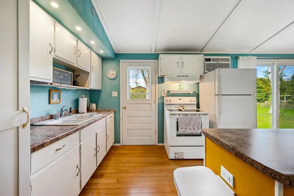 1548 Rhode Island St, Sturgeon Bay, Wisconsin 54235, 3 Bedrooms Bedrooms, ,1 BathroomBathrooms,Inland-Residential,For Sale,Rhode Island St,144004