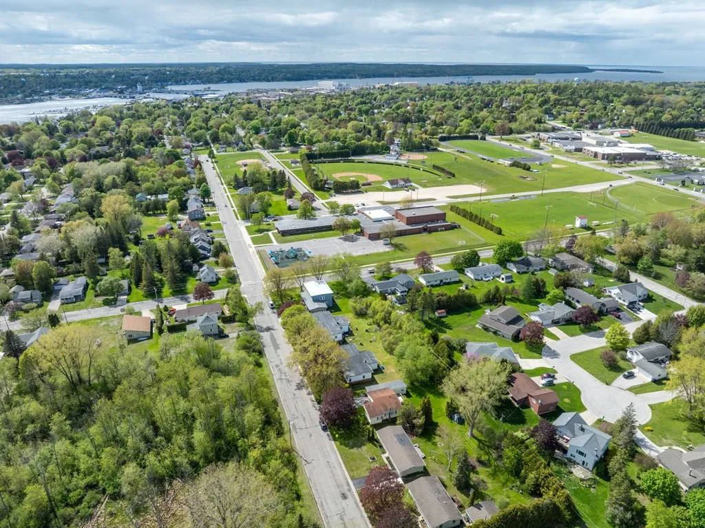 1548 Rhode Island St, Sturgeon Bay, Wisconsin 54235, 3 Bedrooms Bedrooms, ,1 BathroomBathrooms,Inland-Residential,For Sale,Rhode Island St,144004