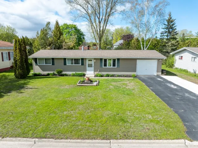 1548 Rhode Island St, Sturgeon Bay, Wisconsin 54235, 3 Bedrooms Bedrooms, ,1 BathroomBathrooms,Inland-Residential,For Sale,Rhode Island St,144004