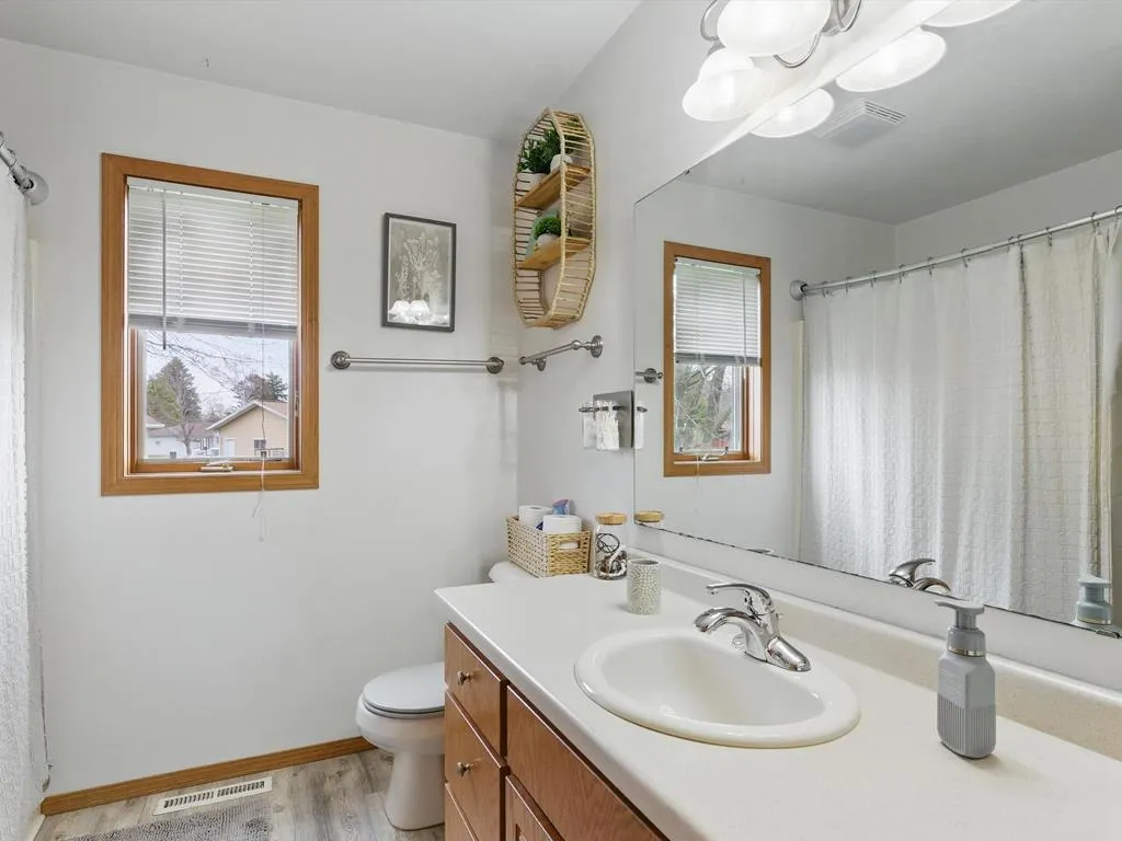 219 N 15th Ct, Sturgeon Bay Wi 54235, 4 Bedrooms Bedrooms, ,3 BathroomsBathrooms,Inland-Residential,For Sale,N 15th Ct,143904