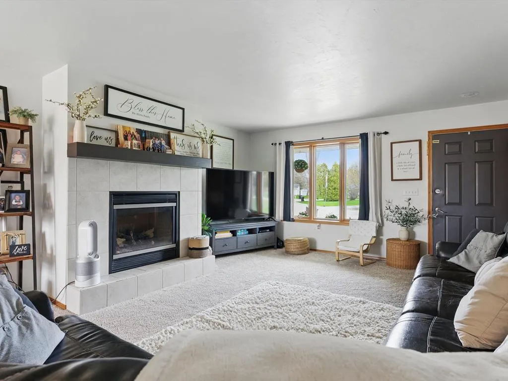 219 N 15th Ct, Sturgeon Bay Wi 54235, 4 Bedrooms Bedrooms, ,3 BathroomsBathrooms,Inland-Residential,For Sale,N 15th Ct,143904