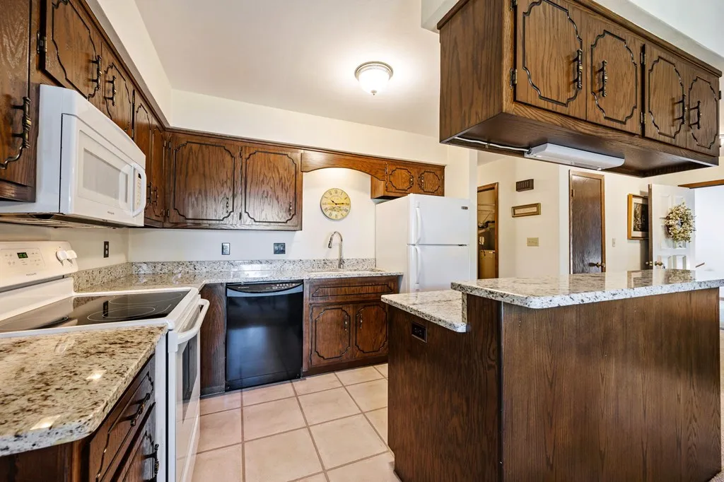 7586 Horseshoe Bay Rd # 13u, Egg Harbor Wi 54209, 2 Bedrooms Bedrooms, ,2 BathroomsBathrooms,Condominium,For Sale,Horseshoe Bay Rd,143784