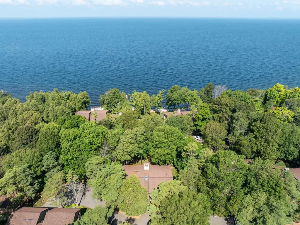 7586 Horseshoe Bay Rd # 13u, Egg Harbor Wi 54209, 2 Bedrooms Bedrooms, ,2 BathroomsBathrooms,Condominium,For Sale,Horseshoe Bay Rd,143784