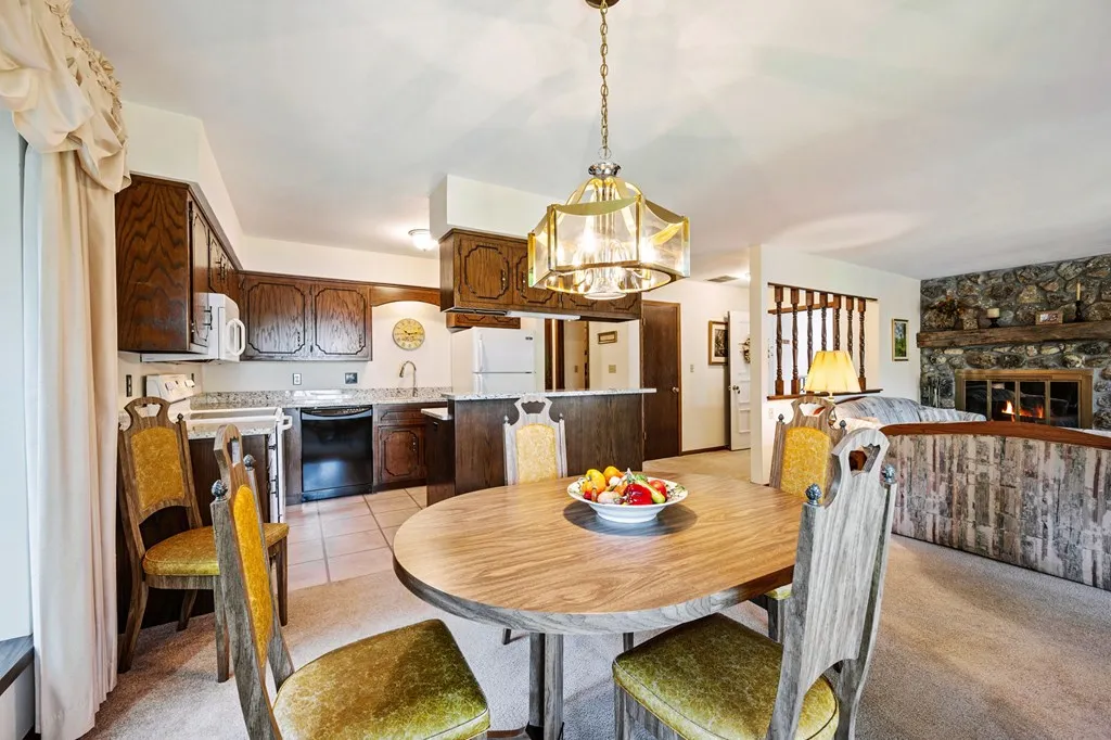7586 Horseshoe Bay Rd # 13u, Egg Harbor Wi 54209, 2 Bedrooms Bedrooms, ,2 BathroomsBathrooms,Condominium,For Sale,Horseshoe Bay Rd,143784