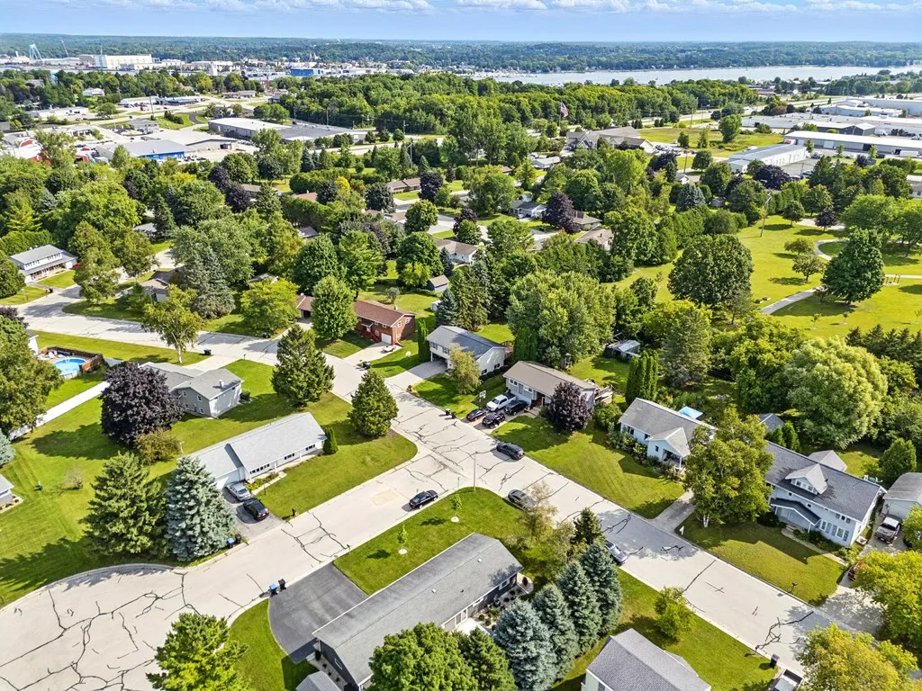 948 S Ithaca Pl, Sturgeon Bay, Wisconsin 54235, 3 Bedrooms Bedrooms, ,2 BathroomsBathrooms,Inland-Residential,For Sale,S Ithaca Pl,144470