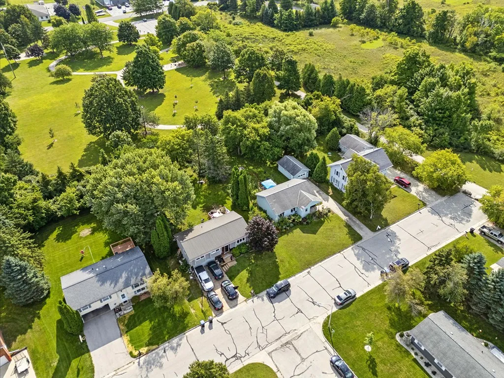 948 S Ithaca Pl, Sturgeon Bay, Wisconsin 54235, 3 Bedrooms Bedrooms, ,2 BathroomsBathrooms,Inland-Residential,For Sale,S Ithaca Pl,144470