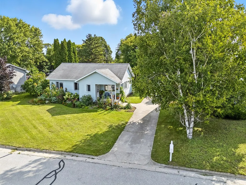 948 S Ithaca Pl, Sturgeon Bay, Wisconsin 54235, 3 Bedrooms Bedrooms, ,2 BathroomsBathrooms,Inland-Residential,For Sale,S Ithaca Pl,144470