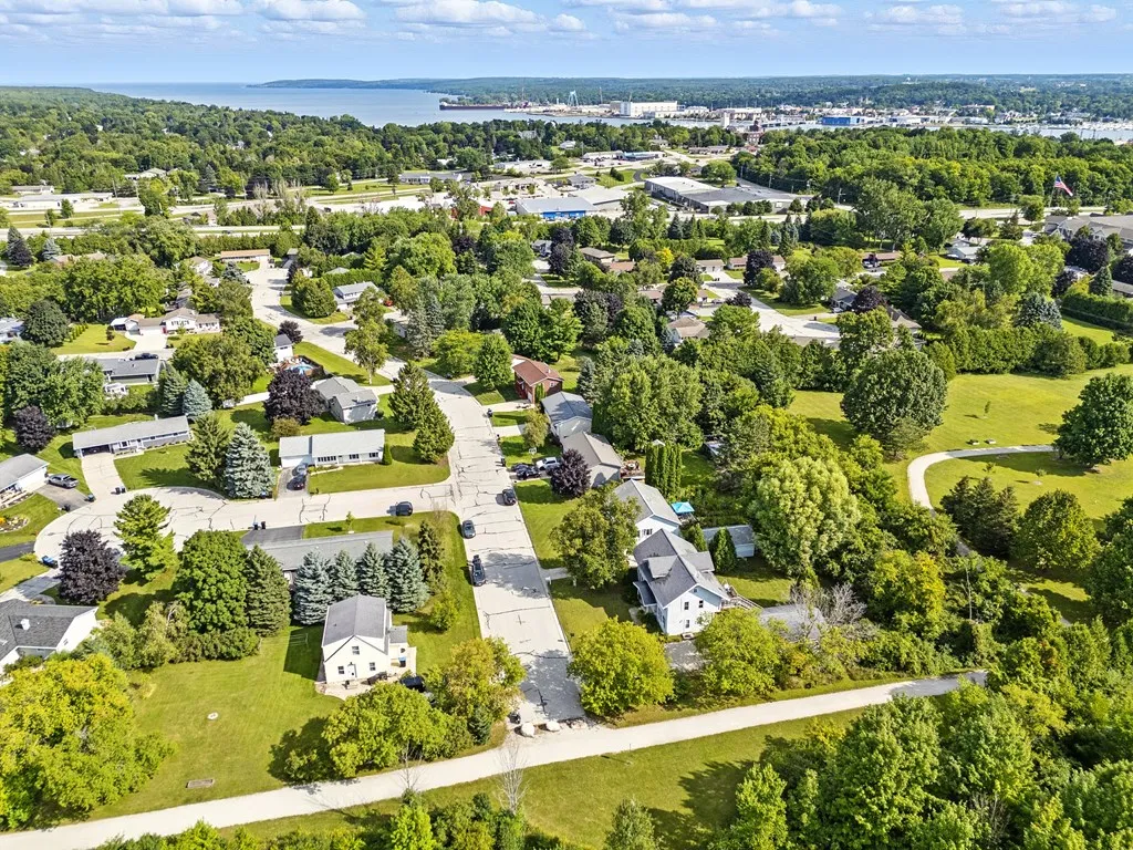 948 S Ithaca Pl, Sturgeon Bay, Wisconsin 54235, 3 Bedrooms Bedrooms, ,2 BathroomsBathrooms,Inland-Residential,For Sale,S Ithaca Pl,144470