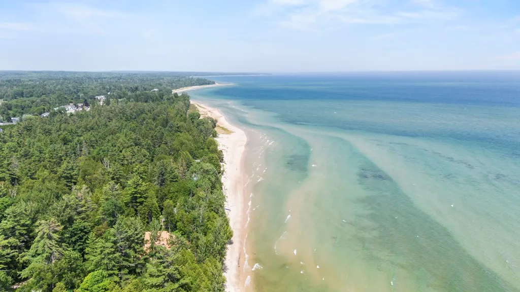 6140 N Cave Point Dr, Sturgeon Bay, Wisconsin 54235, 1 Bedroom Bedrooms, ,2 BathroomsBathrooms,Inland-Residential,For Sale,N Cave Point Dr,144282
