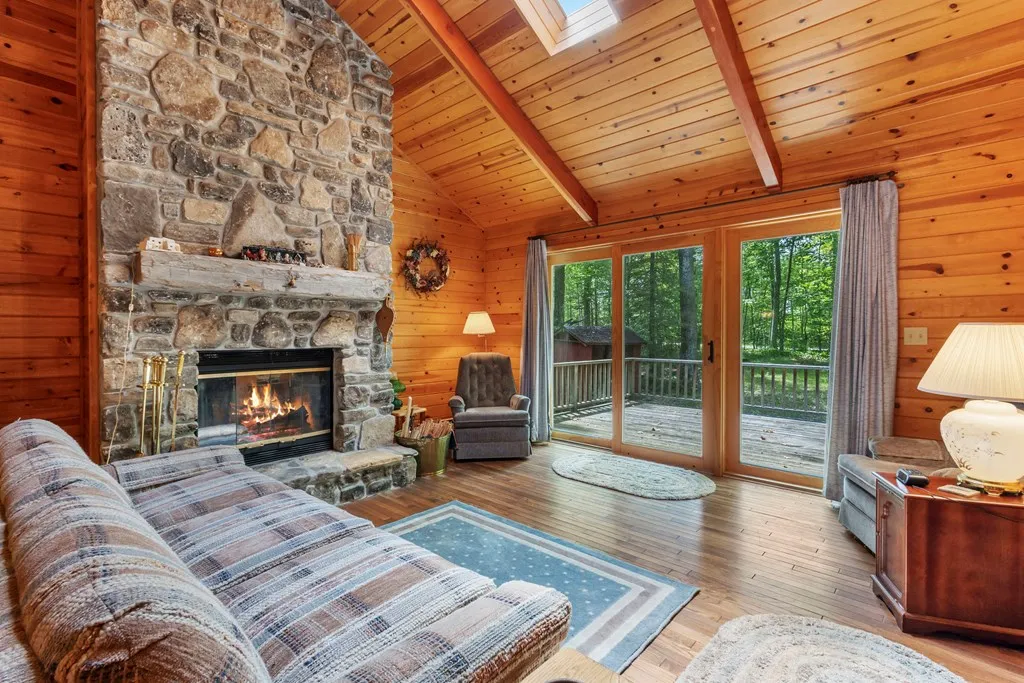 6140 N Cave Point Dr, Sturgeon Bay, Wisconsin 54235, 1 Bedroom Bedrooms, ,2 BathroomsBathrooms,Inland-Residential,For Sale,N Cave Point Dr,144282