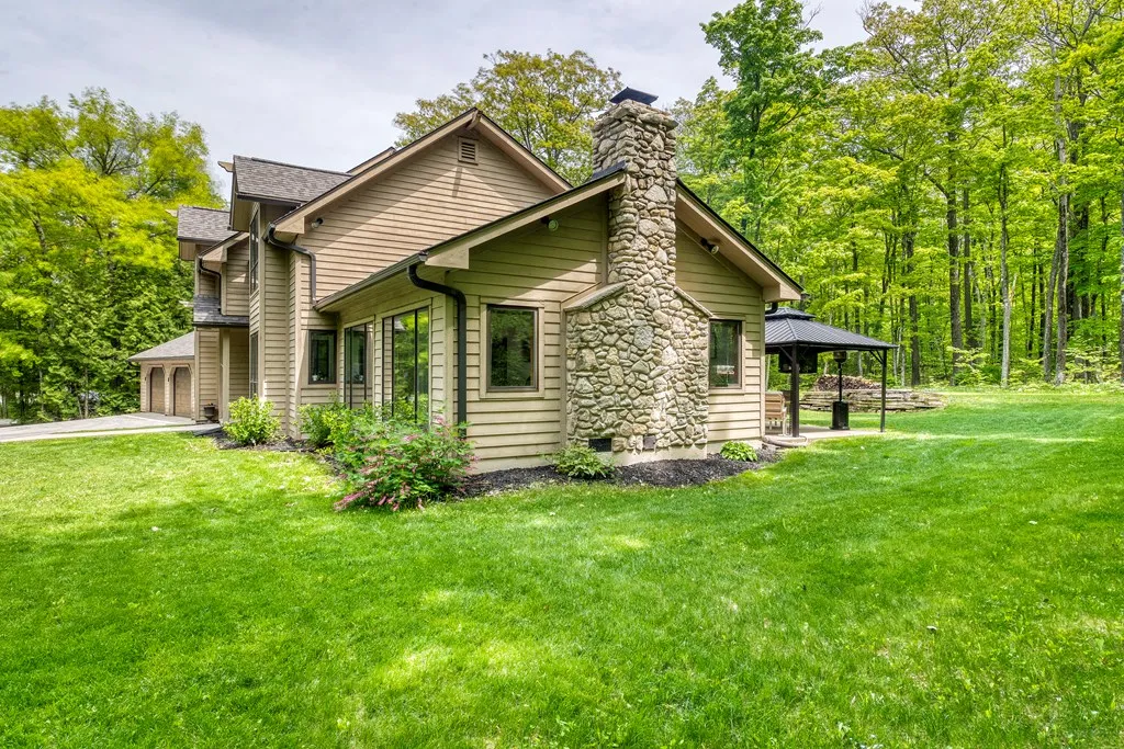 11790 Beach Rd, Ellison Bay Wi 54210, 3 Bedrooms Bedrooms, ,2 BathroomsBathrooms,Inland-Residential,For Sale,Beach Rd,141699