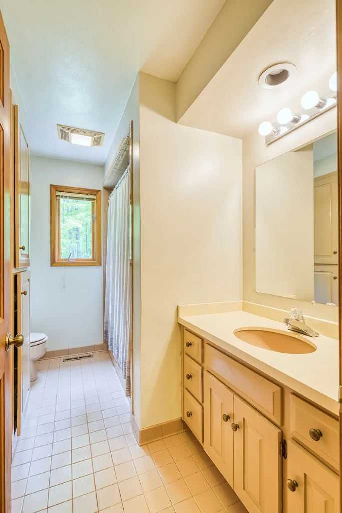 11790 Beach Rd, Ellison Bay Wi 54210, 3 Bedrooms Bedrooms, ,2 BathroomsBathrooms,Inland-Residential,For Sale,Beach Rd,141699