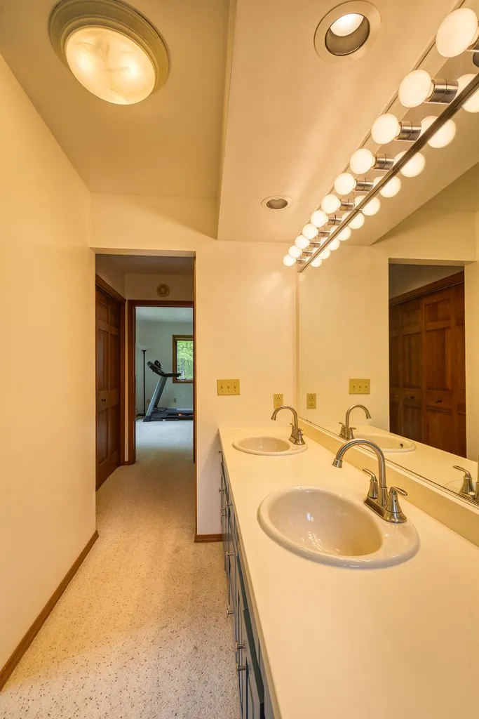 11790 Beach Rd, Ellison Bay Wi 54210, 3 Bedrooms Bedrooms, ,2 BathroomsBathrooms,Inland-Residential,For Sale,Beach Rd,141699