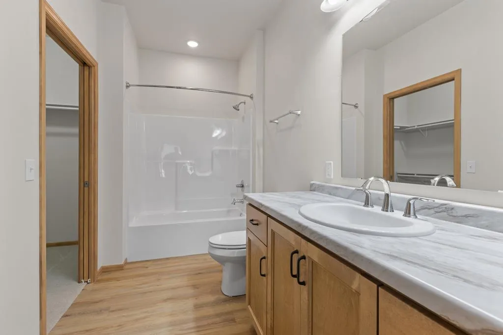 Unit 202 N 15th Dr, Sturgeon Bay Wi 54235, 2 Bedrooms Bedrooms, ,2 BathroomsBathrooms,Condominium,For Sale,N 15th Dr,141734