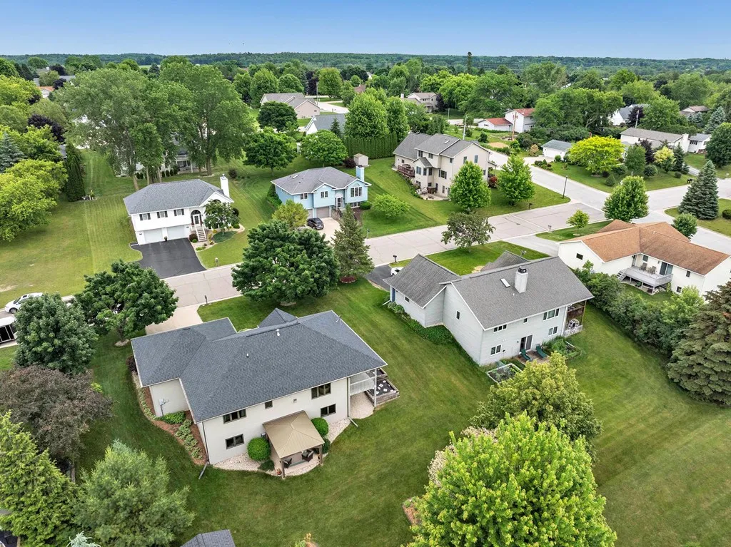 427 16th Dr, Sturgeon Bay, Wisconsin 54235, 4 Bedrooms Bedrooms, ,3 BathroomsBathrooms,Inland-Residential,For Sale,N 16th Dr,144205