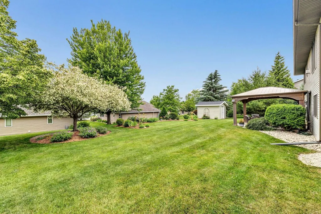 427 16th Dr, Sturgeon Bay, Wisconsin 54235, 4 Bedrooms Bedrooms, ,3 BathroomsBathrooms,Inland-Residential,For Sale,N 16th Dr,144205